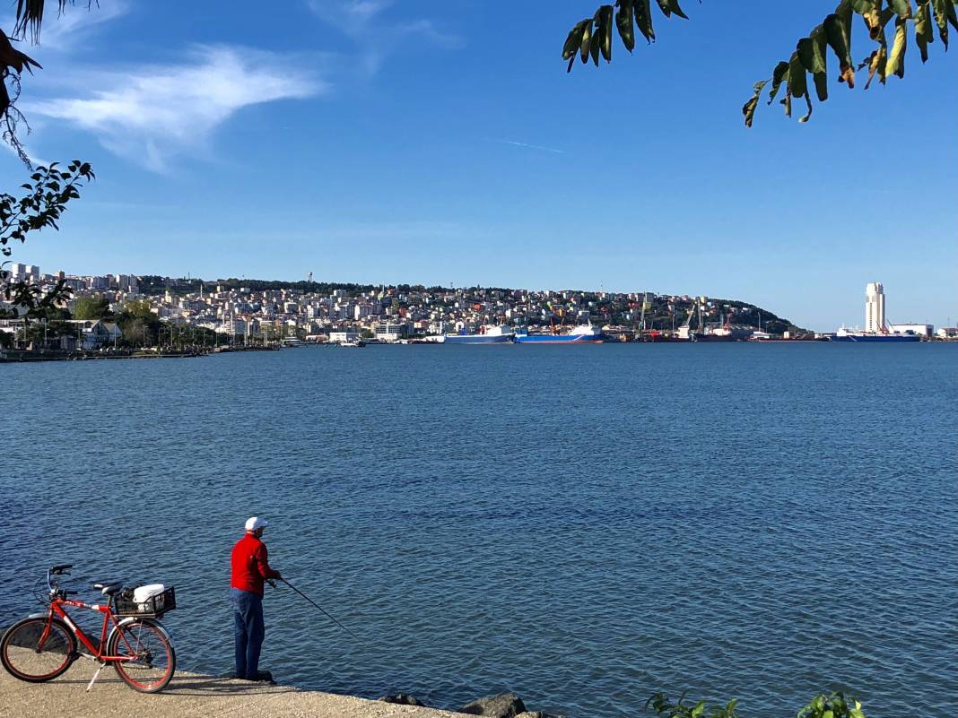 Samsun Fotoğrafları 2,  Yazarımız Ünal Sade’nin sizler için hazırladığı  “Samsun” fotoğrafları serisi devam ediyor… 7