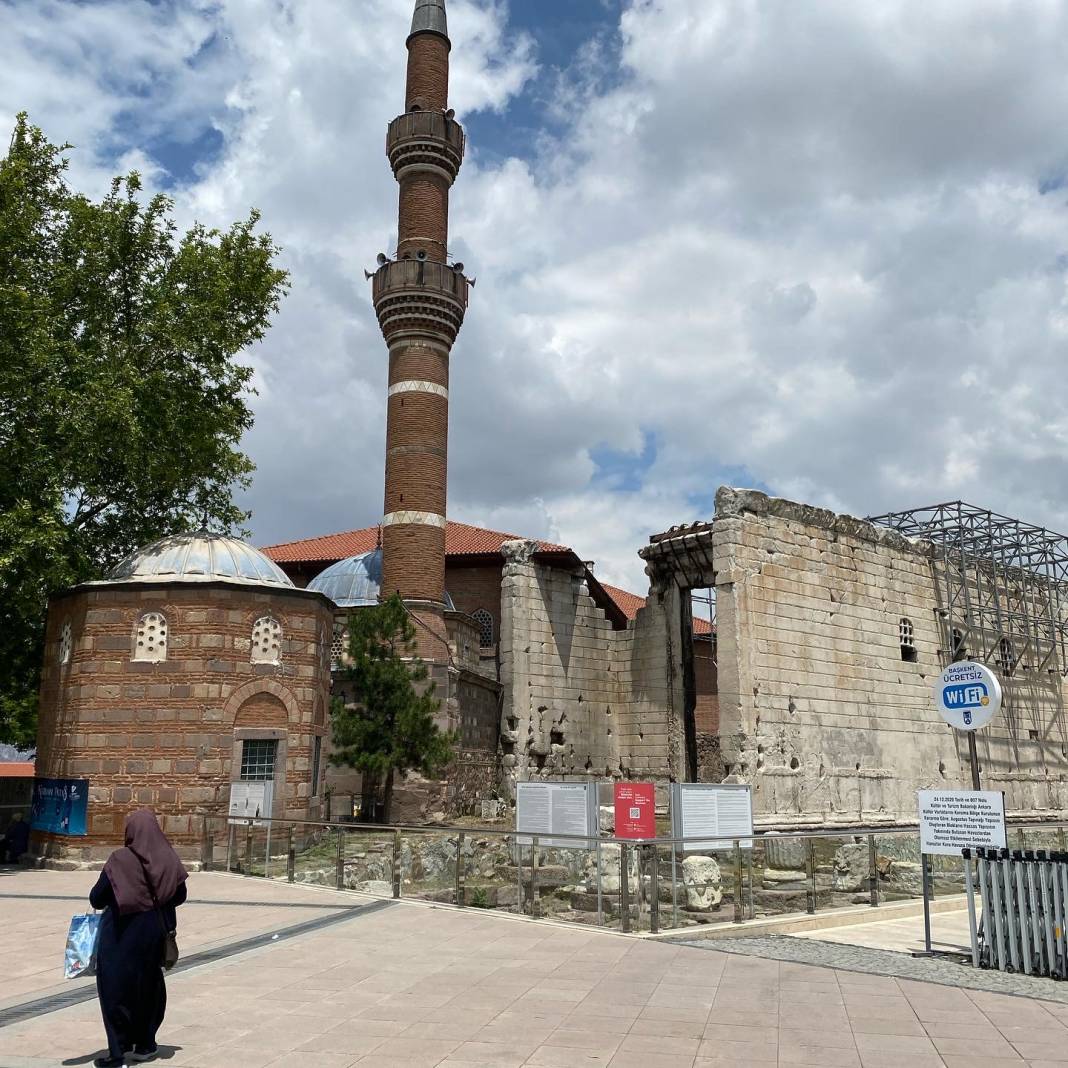 Sitemiz Yazarı Meltem Kavak'ın deklanşöründen Ankara'da bulunan tekke ve türbelerden birkaçı. 19
