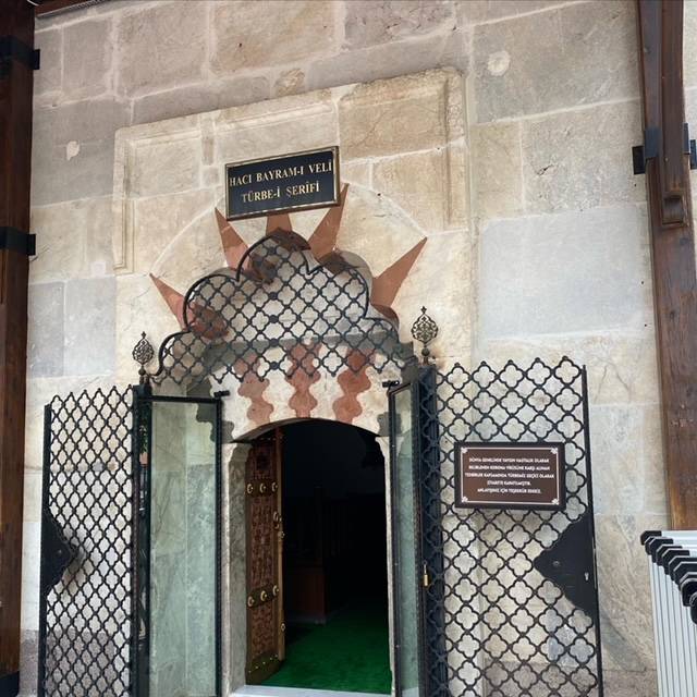 Sitemiz Yazarı Meltem Kavak'ın deklanşöründen Ankara'da bulunan tekke ve türbelerden birkaçı. 23