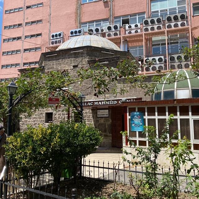 Sitemiz Yazarı Meltem Kavak'ın deklanşöründen Ankara'da bulunan tekke ve türbelerden birkaçı. 26