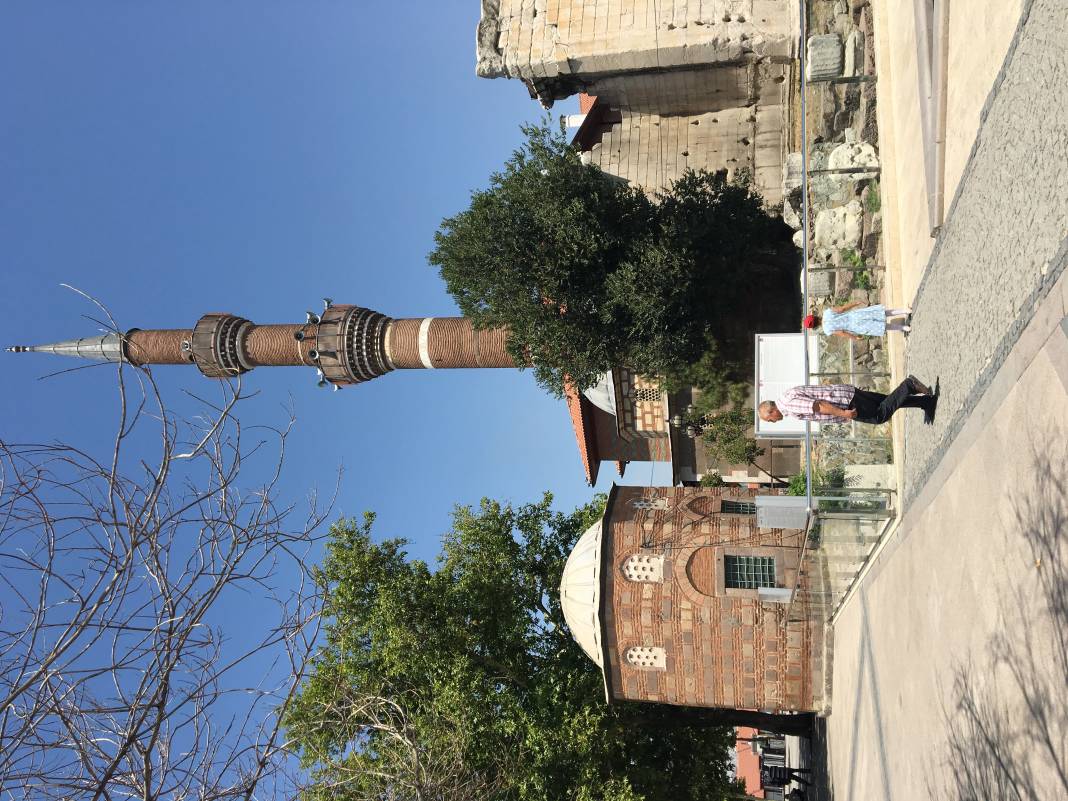 Sitemiz Yazarı Meltem Kavak'ın deklanşöründen Ankara'da bulunan tekke ve türbelerden birkaçı. 36