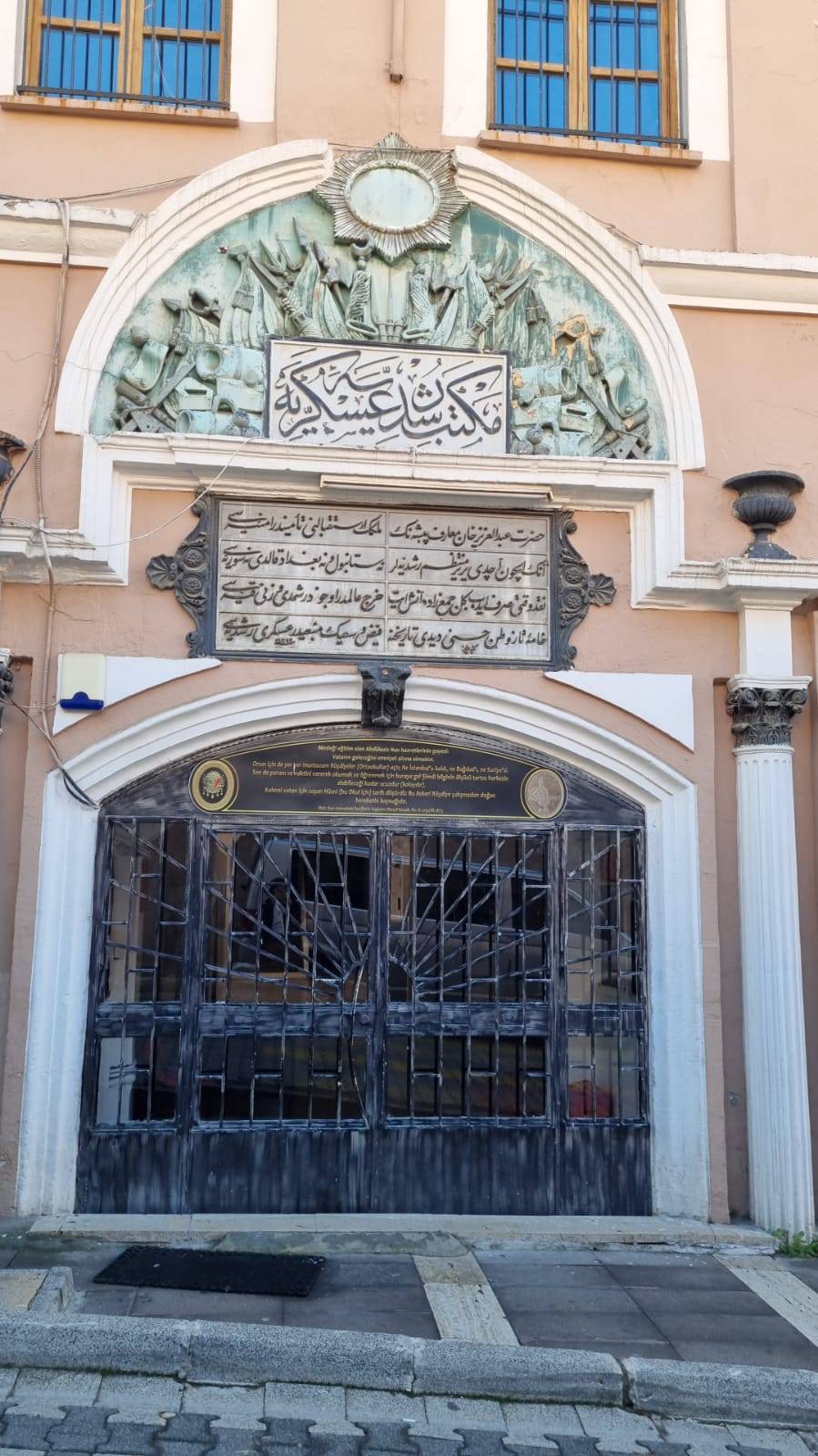 ÜSİMDER’DEN TARİHİ BİNADA GÖRKEMLİ PİLAV GÜNÜ 25