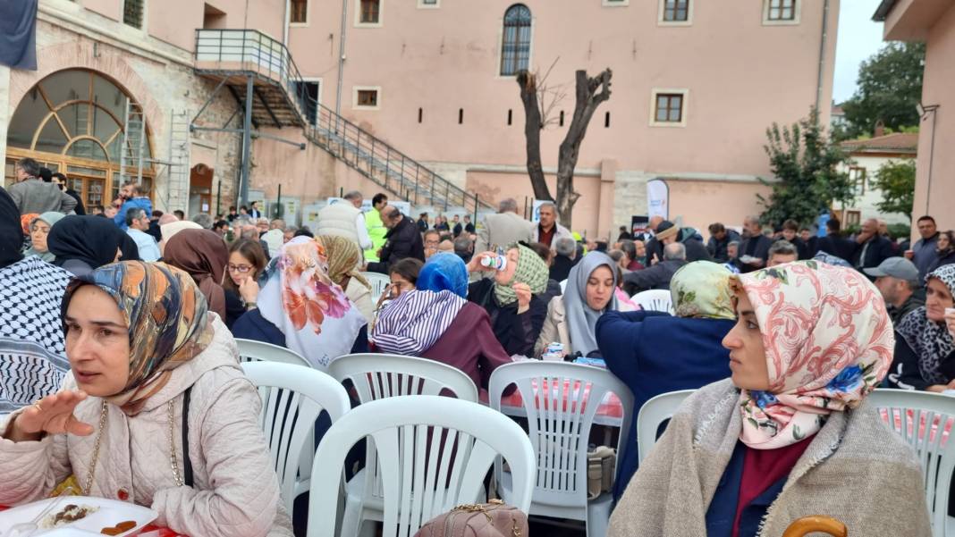 ÜSİMDER’DEN TARİHİ BİNADA GÖRKEMLİ PİLAV GÜNÜ 40