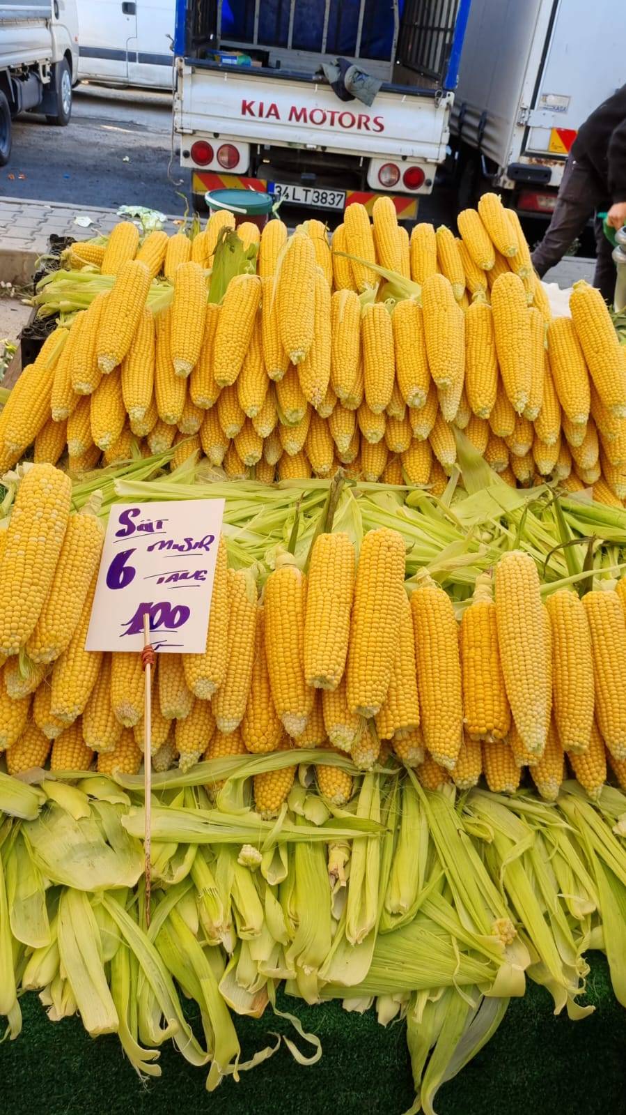 İstanbul’un en güzel pazarı hangi ilçede? Bu muhteşem görüntüler sizce İstanbul’un hangi ilçesinde? FOTOĞRAFLAR: Ü. Ahsen Kaplan 6