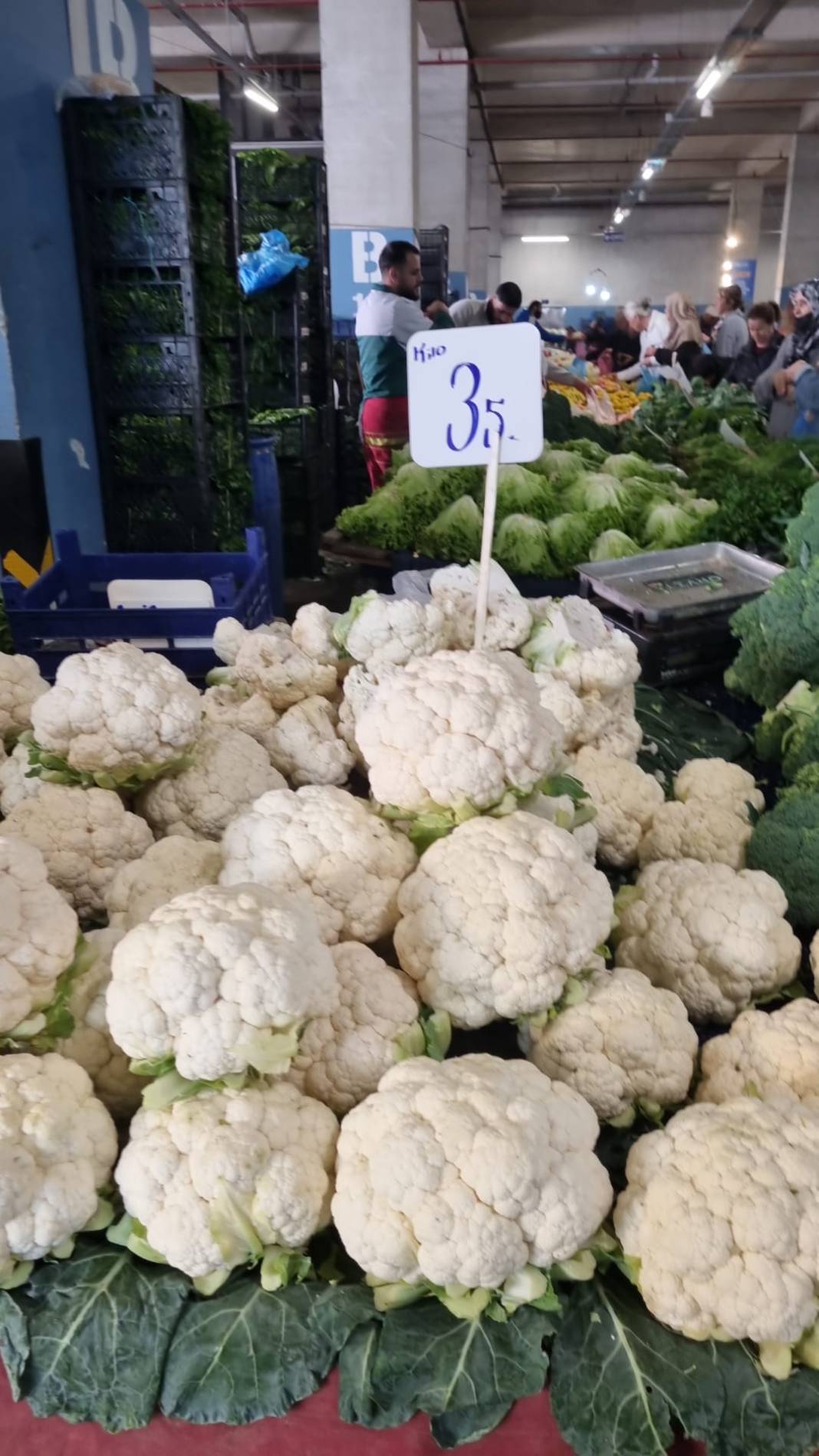İstanbul’un en nezih kapalı alan semt Pazarı. Üsküdar Bulgurlu Pazarı. FOTOĞRAFLAR: Ü. A. Kaplan 1