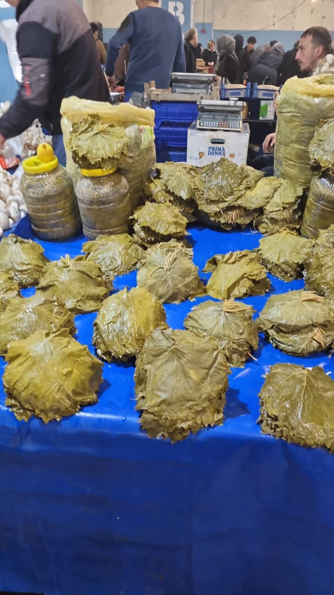 İstanbul’un en nezih kapalı alan semt Pazarı. Üsküdar Bulgurlu Pazarı. FOTOĞRAFLAR: Ü. A. Kaplan 11