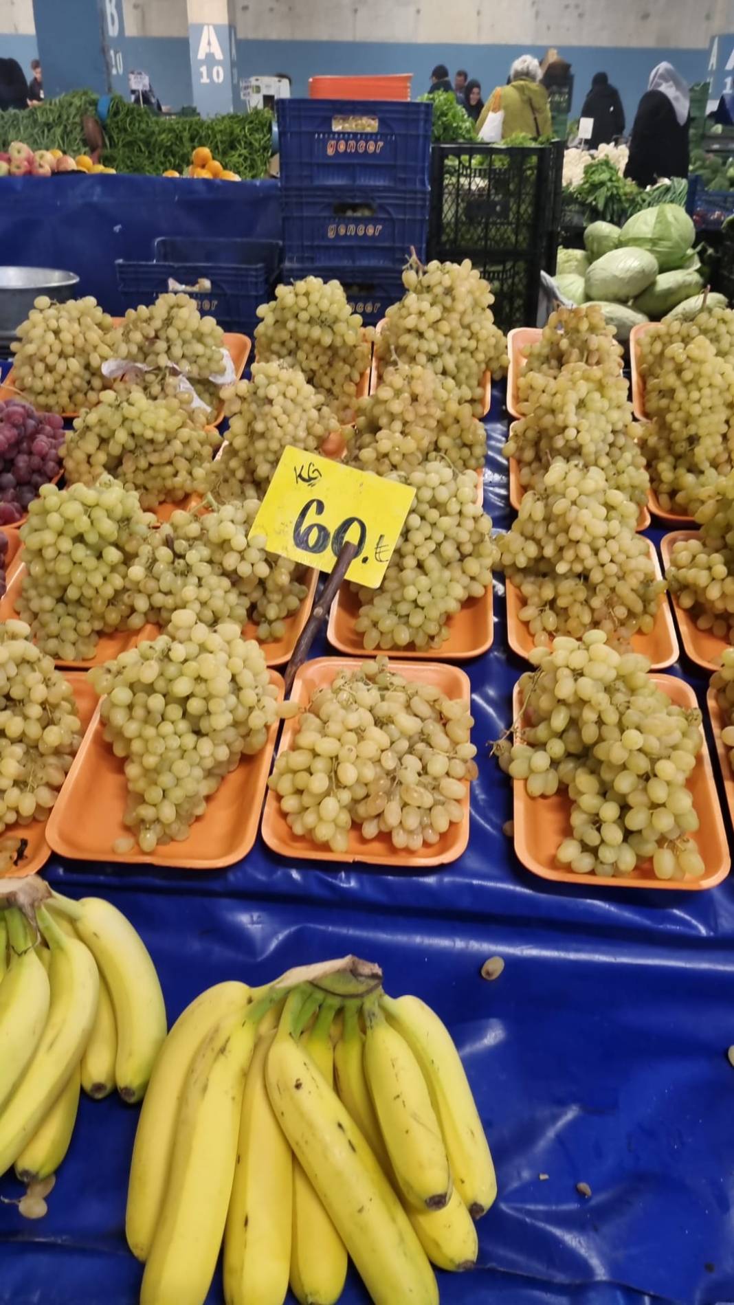İstanbul’un en nezih kapalı alan semt Pazarı. Üsküdar Bulgurlu Pazarı. FOTOĞRAFLAR: Ü. A. Kaplan 14