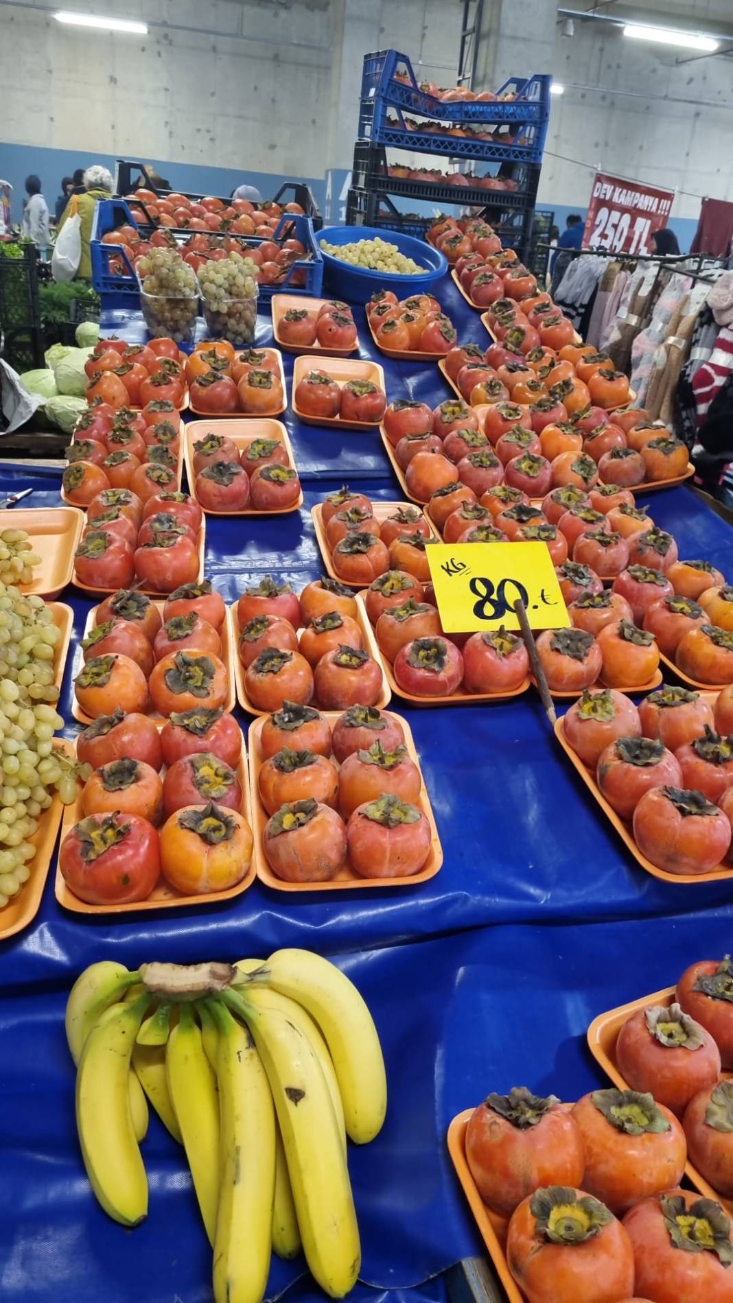 İstanbul’un en nezih kapalı alan semt Pazarı. Üsküdar Bulgurlu Pazarı. FOTOĞRAFLAR: Ü. A. Kaplan 17