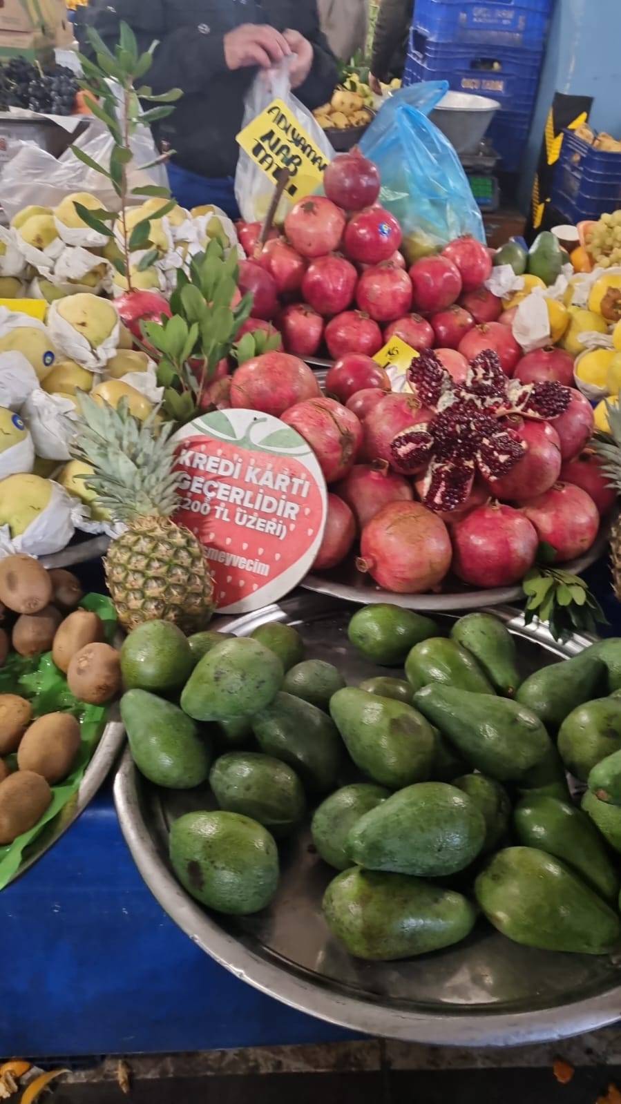 İstanbul’un en nezih kapalı alan semt Pazarı. Üsküdar Bulgurlu Pazarı. FOTOĞRAFLAR: Ü. A. Kaplan 3