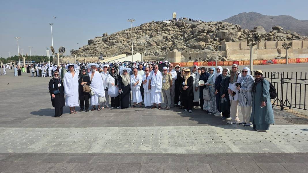 Mivatur İle Umre Seyahatine var mısınız? İrtibat Telefon HAG +90 505 677 32 16 13