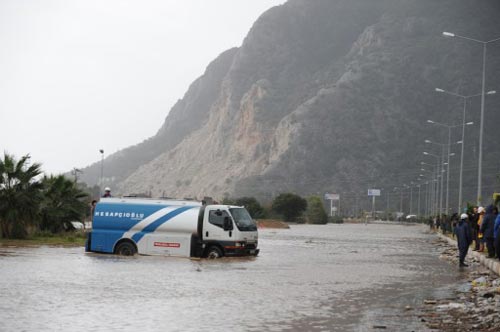Antalyada Sel Evlere aktı 1