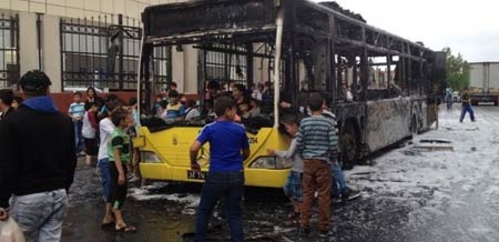 Gaziosmanpaşa'da İETT otobüsünü yaktılar