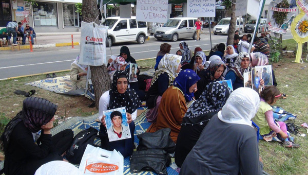 Diyarbakır'daki annelerden sürpriz karar!