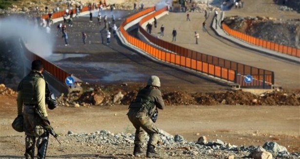 Yol kapatan teröristlere hava destekli operasyon