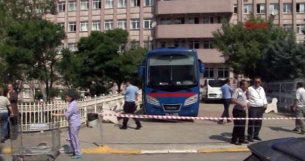 İstanbul'da askere ateş açıldı