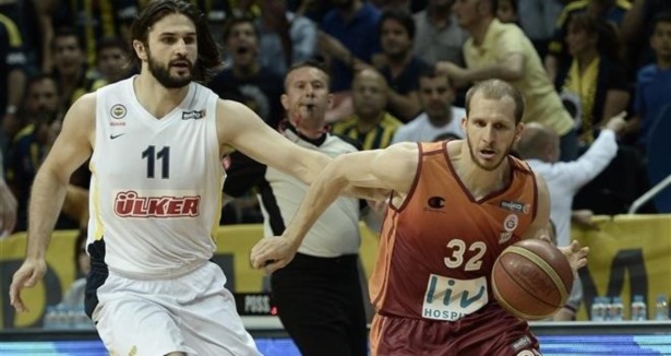 Fenerbahçe bir adım önde!