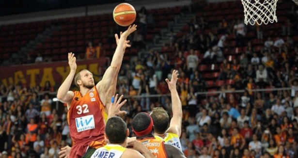 Son maç kupayı kazananı belirleyecek