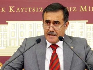 CHP'den istifa eden İhsan Özkes MHP'ye göz kırptı