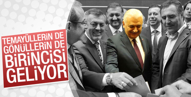 AK Parti'de ibre Binali Yıldırım'ı gösteriyor