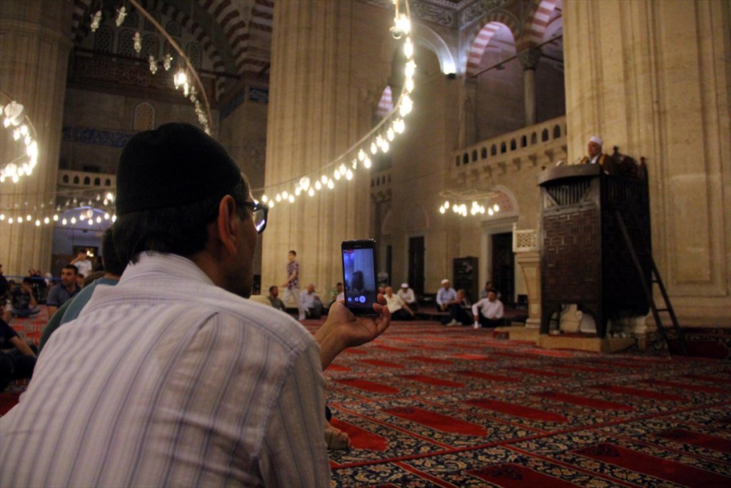 Mısırlı hafız Tuhi'den Kur'an tilaveti