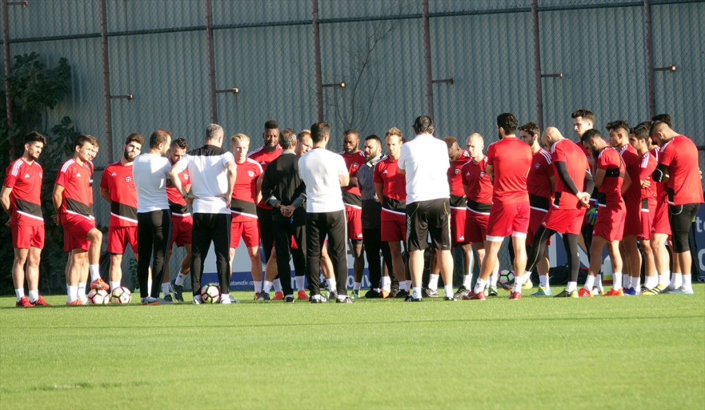 elimden gelenin en iyisini sonuna kadar yapmaya devam edeceğim."