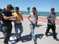 Türkçe ve Arapça broşürle "rip akıntısı"na karşı uyarı