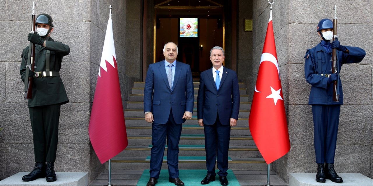Bakan Akar, Katar Savunma Bakanı ile görüştü