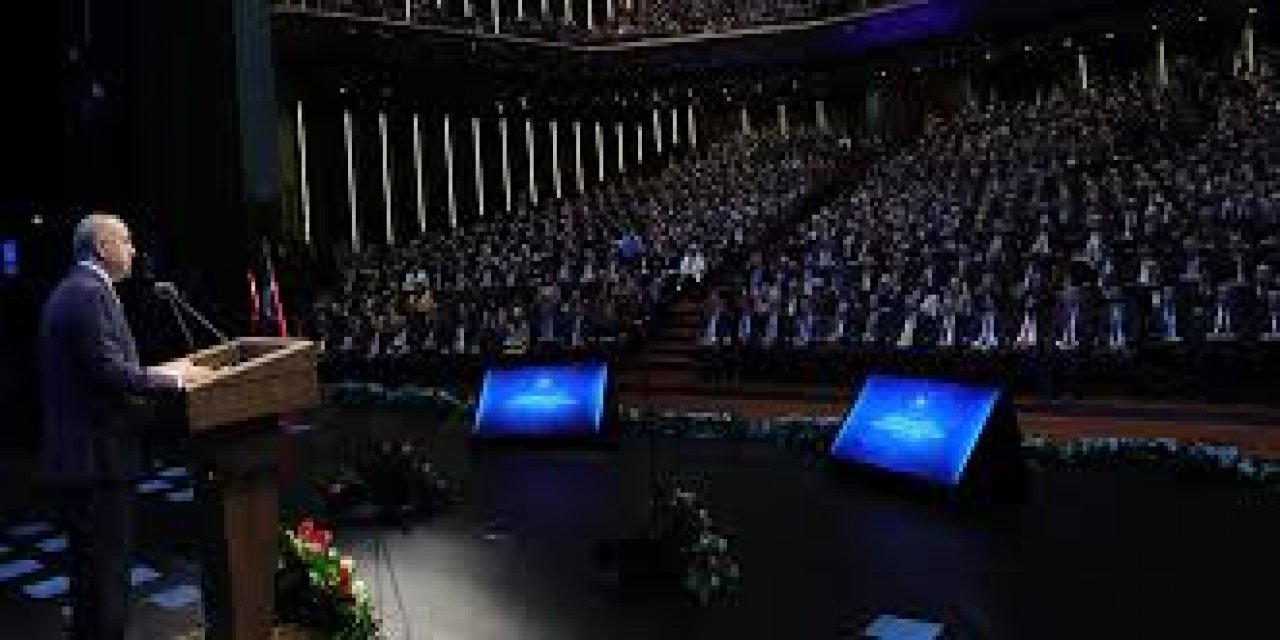 Cumhurbaşkanlığı Hükümet Kabinesi 2 Yıllık Değerlendirme Toplantısında ekonomik büyümeyi anlattı