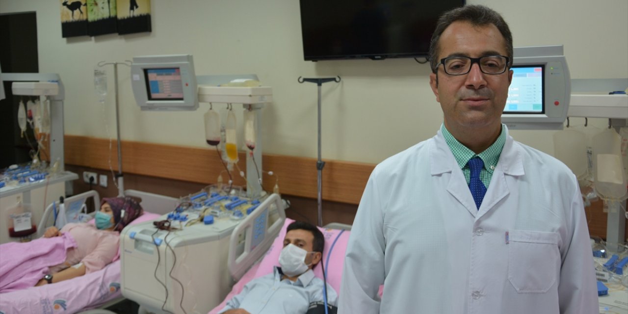 Türkiye'de ilk immün plazma naklinin yapıldığı merkez umut olmayı sürdürüyor