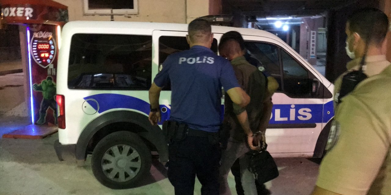 Adana'da otobüste taciz ettiği kadının cep telefonunu çaldığı ileri sürülen şüpheli yakalandı