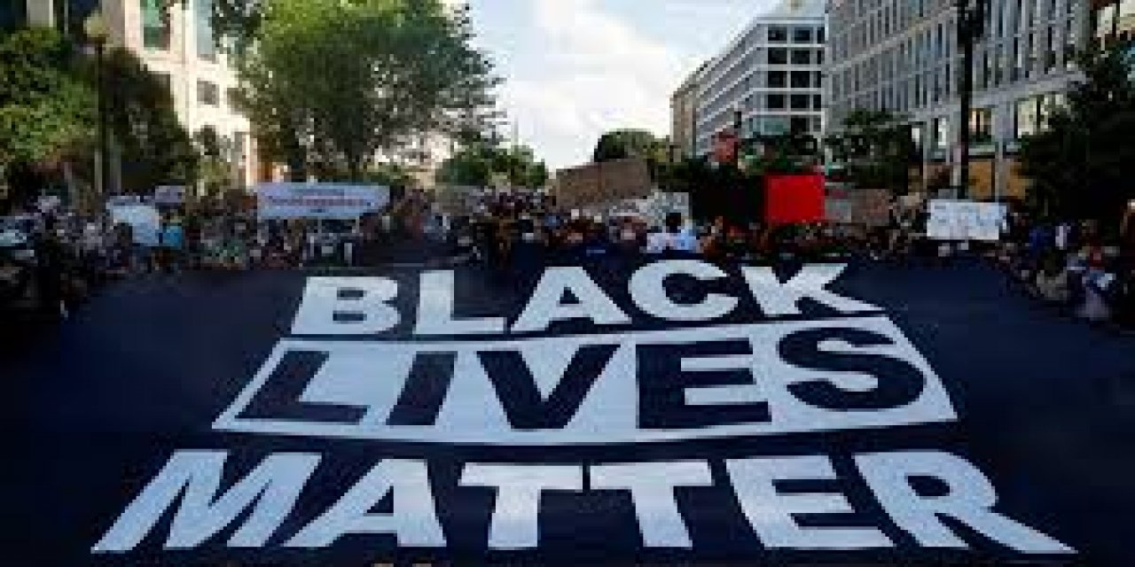 Washington'da on binlerce ABD'li ırkçılık ve polis şiddetine karşı yürüdü