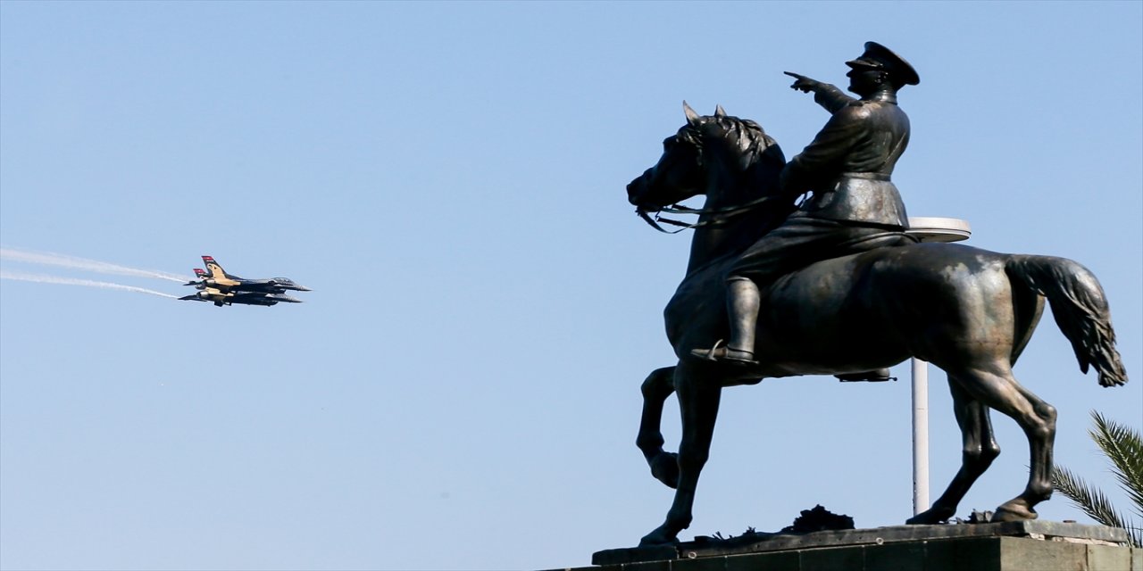 İzmir'in düşman işgalinden kurtuluşunun 98. yılı kutlanıyor