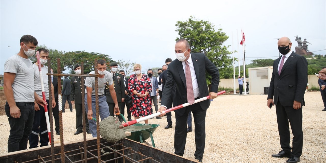 Dışişleri Bakanı Çavuşoğlu Dakar Büyükelçiliğinin yeni binasının temelini attı