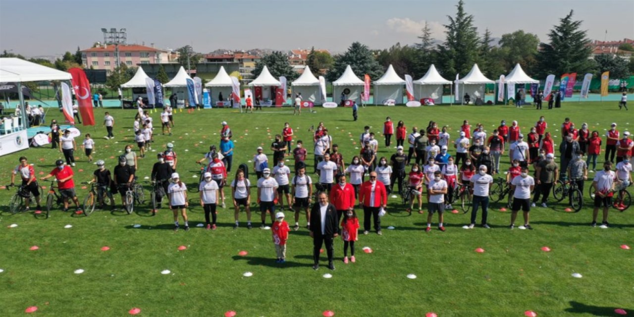 Gençlik ve Spor Bakanı Kasapoğlu: "Artık dünyanın en gelişmiş ülkeleriyle rekabet eden tesislerimiz var"