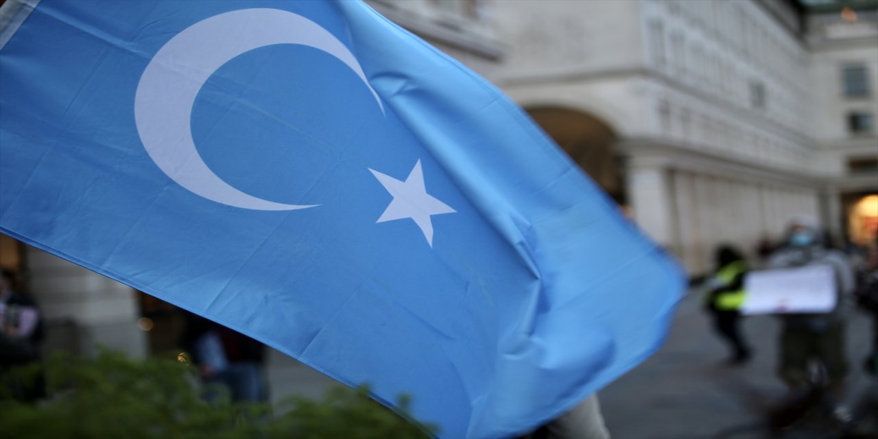 Çin, Ulusal Günü'nde Londra'da protesto edildi