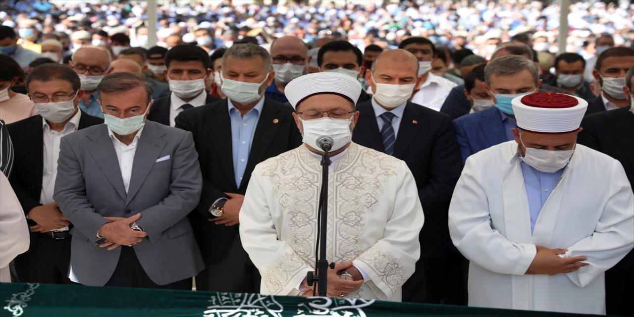 Bediüzzaman Said Nursi'nin talebelerinden Mehmet Fırıncı, son yolculuğuna uğurlandı