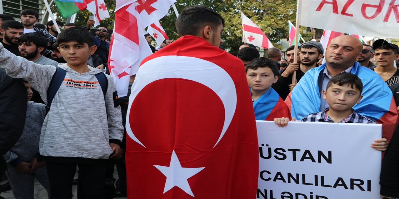 Gürcistan'da Azerbaycan'a destek gösterisi