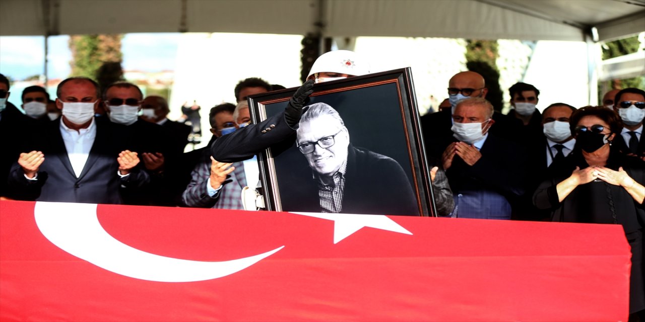 Eski başbakanlardan Mesut Yılmaz, son yolculuğuna uğurlanıyor