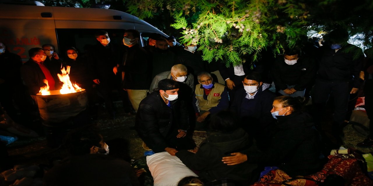 Çevre ve Şehircilik Bakanı Kurum: "Artık hasarlı binaların yıkım süreçlerini başlattık"