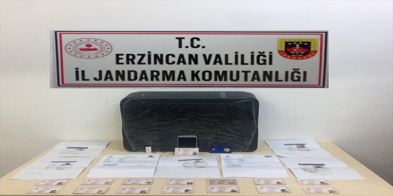 Erzincan'da sığınmacılara sahte belge düzenlediği öne sürülen Afgan zanlı tutuklandı