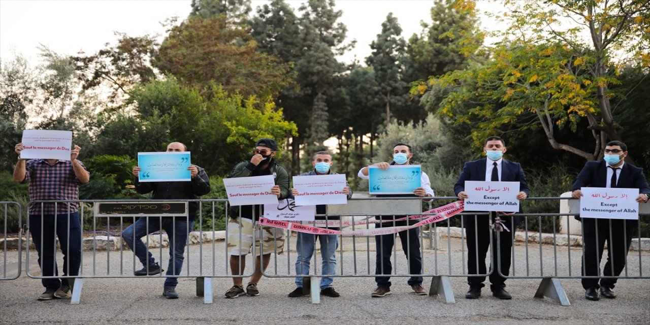 Kudüs'te Fransa ve Macron'un İslam karşıtlığı protesto edildi