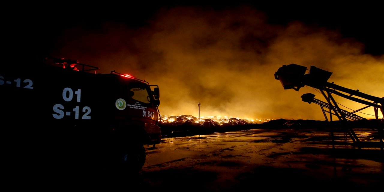 Adana'da enerji tesisinde dün çıkan yangını söndürme çalışmaları sürüyor