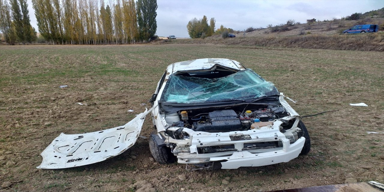 Konya'da filyasyon ekibini taşıyan otomobil devrildi: 4 yaralı