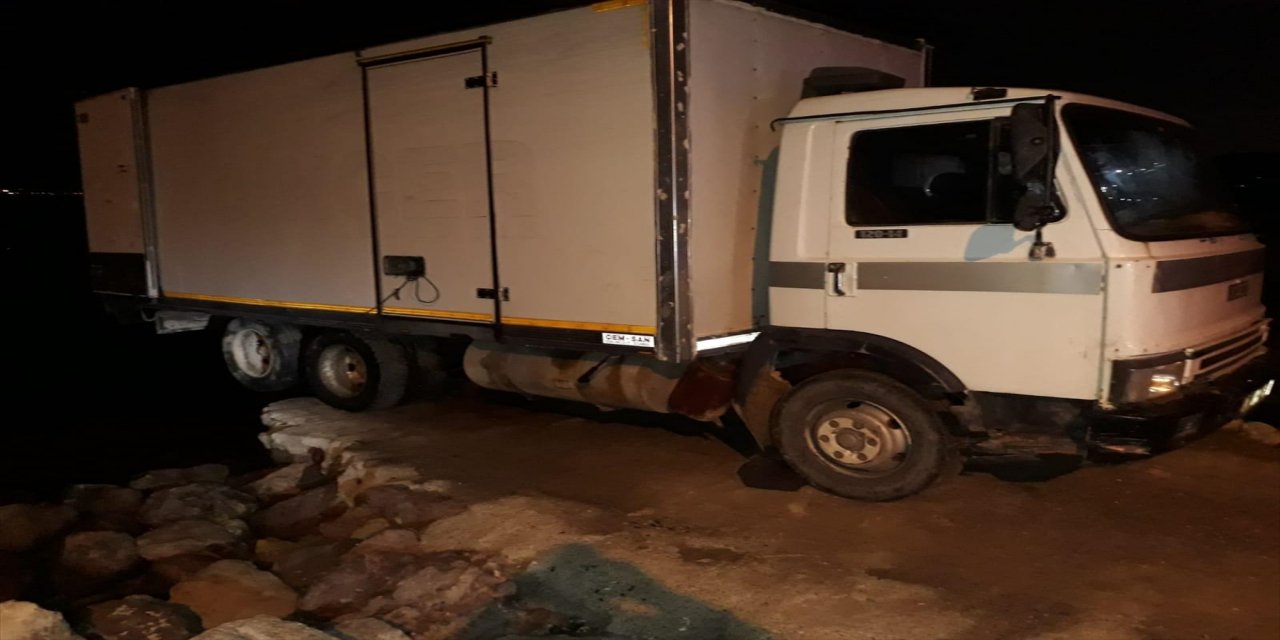 Kocaeli'de 250 çuval kaçak midye ele geçirildi