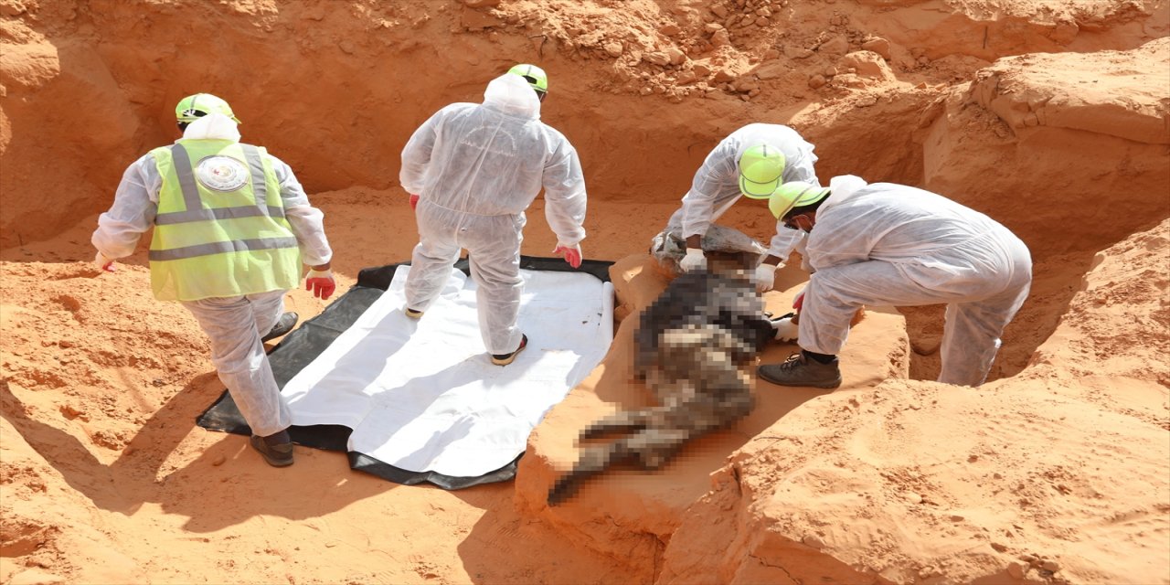 Libya'nın "toplu mezarlar kenti" Terhune'de yeni cesetler çıkmaya devam ediyor