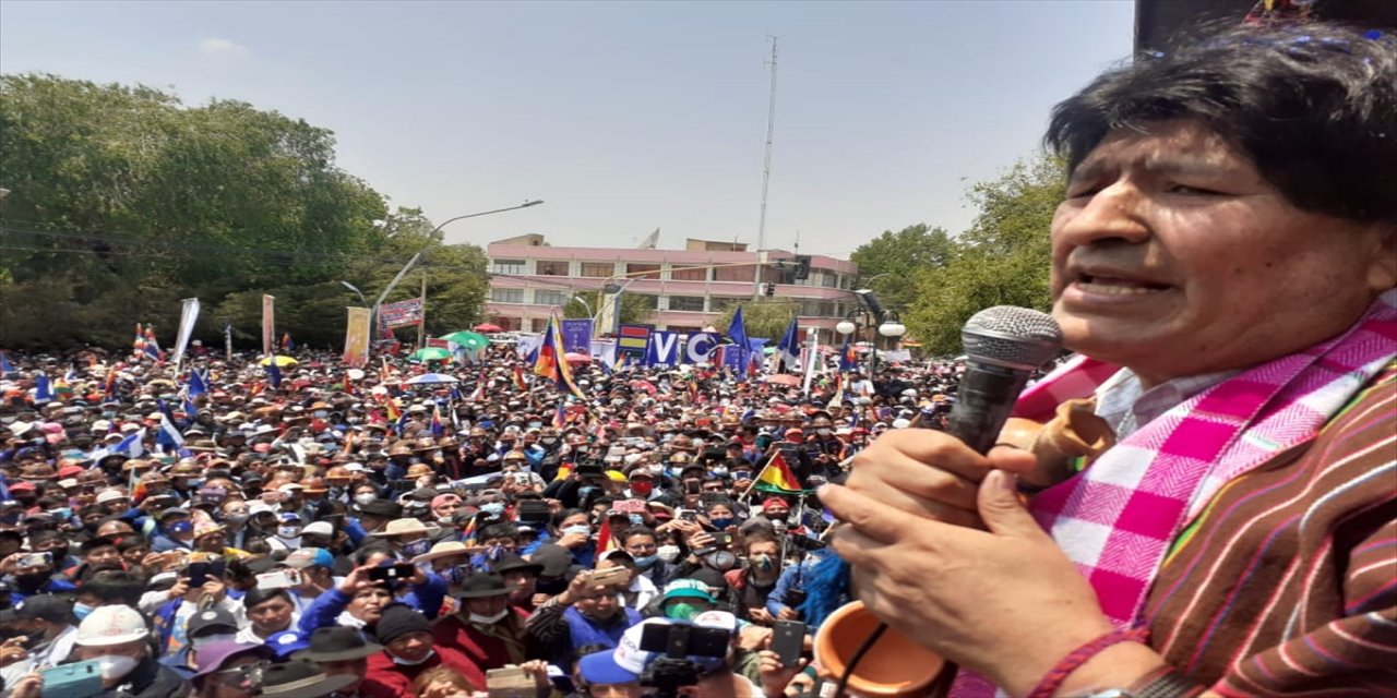 Eski Bolivya Devlet Başkanı Morales bir yıl sonra ülkesine döndü