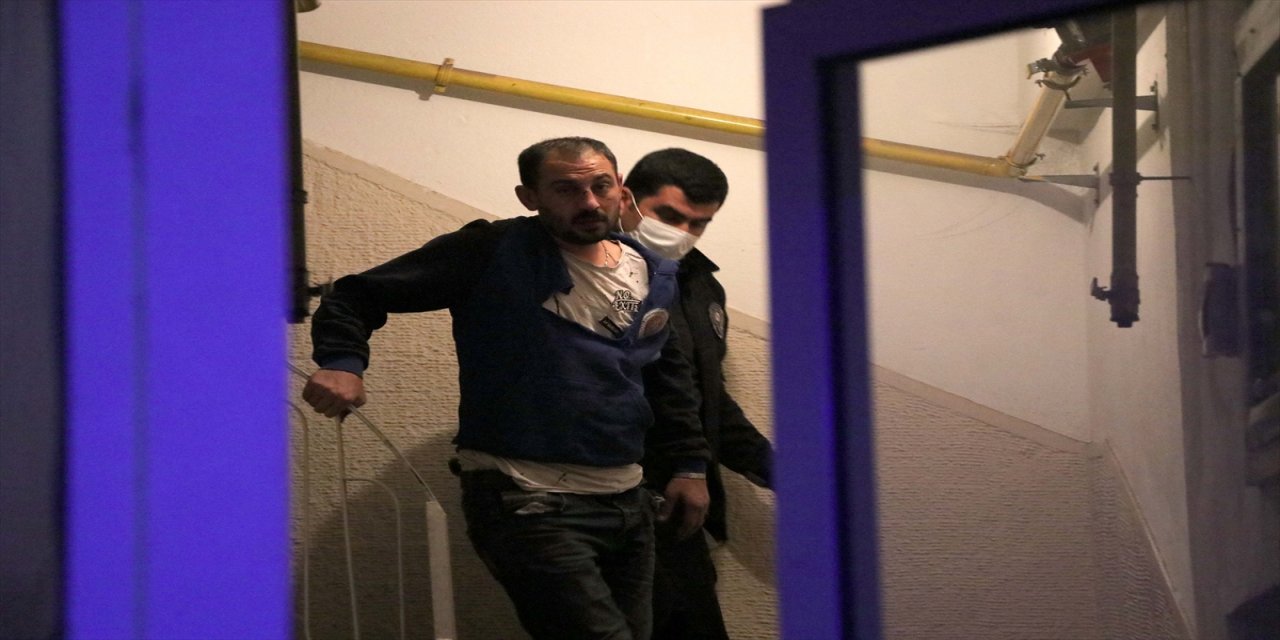 Kayseri'de işten dönen ev sahibi evindeki hırsızı yakaladı