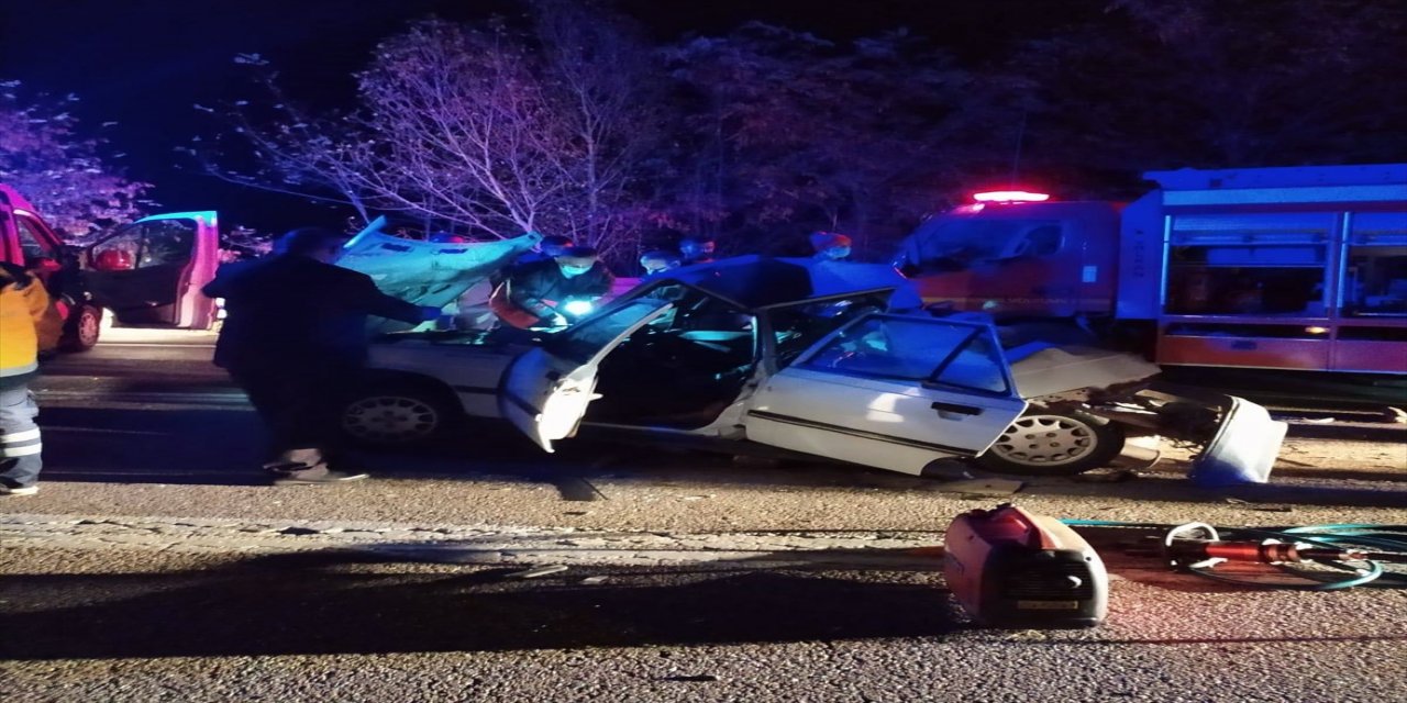 Sinop'ta otomobil devrildi: 1 ölü