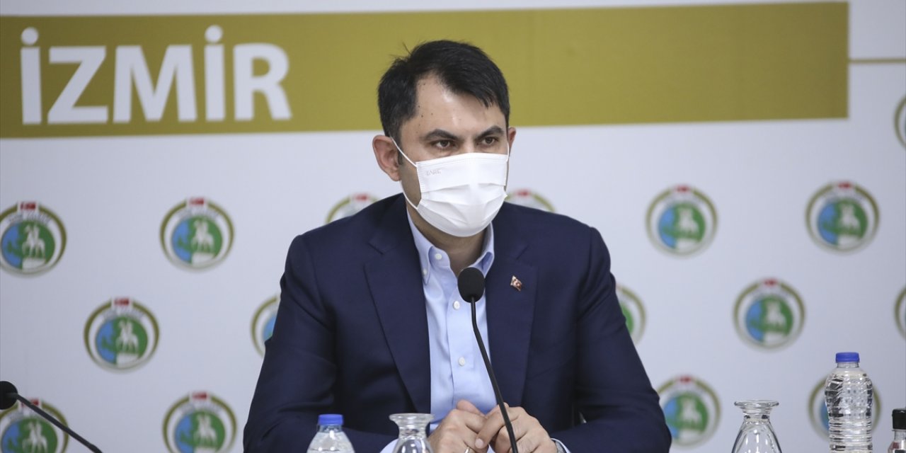 İzmir'de Bakan Kurum başkanlığında deprem değerlendirme ve koordinasyon toplantısı yapıldı