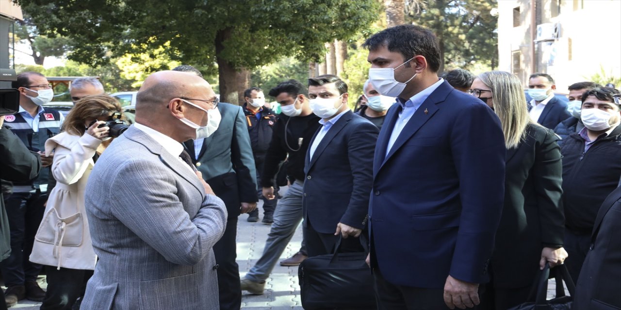 Çevre ve Şehircilik Bakanı Kurum'dan İzmir Büyükşehir Belediye Başkanı Soyer'e geçmiş olsun ziyareti